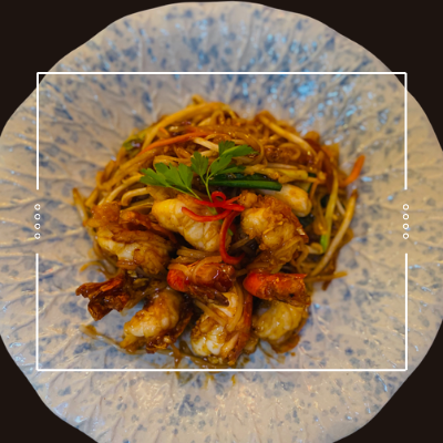 Giant Butterfly King Prawn Pad Thai